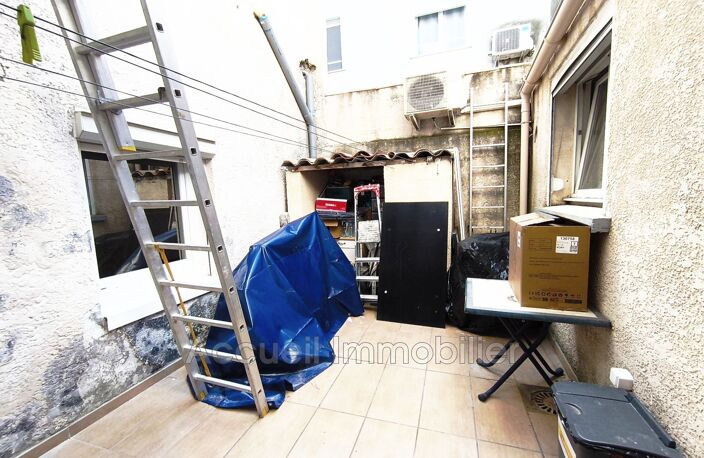 Studio avec grande cabine fermée, rez-de-chaussée, au calme.<BR>E — photo 5