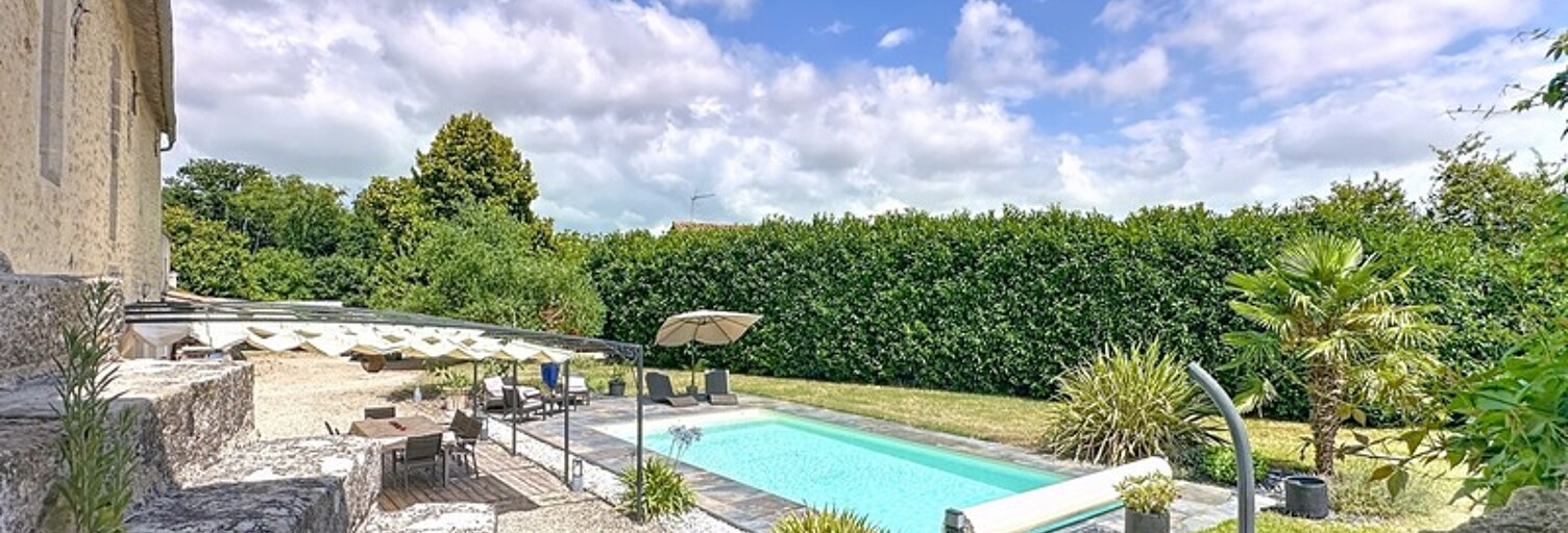 Maison 9 Pièces 208 m² à vendre à Saint-Varent (79330)