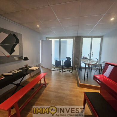 Local industriel  850 €