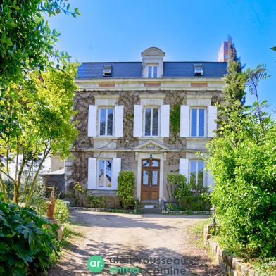 Maison 12 pièces 735750 €
