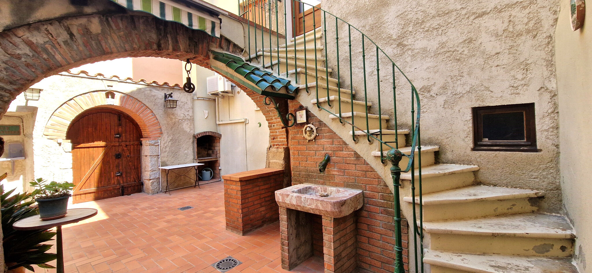 Maison de Village   T11 à vendre Ille-sur-Têt 66130