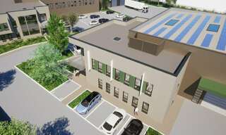 Commerce  9825 m² à louer à Saint-Priest (69800)