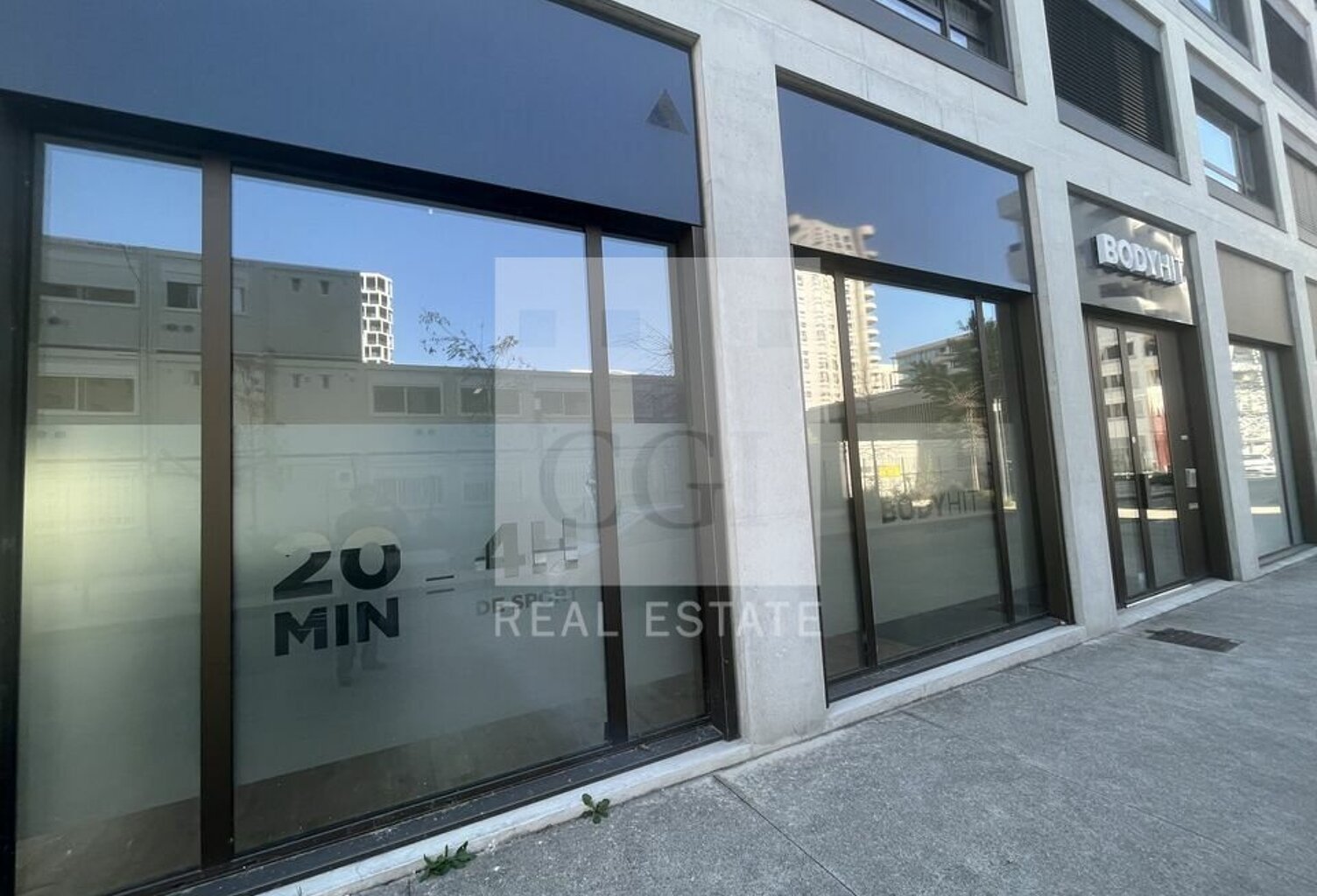 BUREAUX / LOCAL COMMERCIAL à LOUER — photo 1