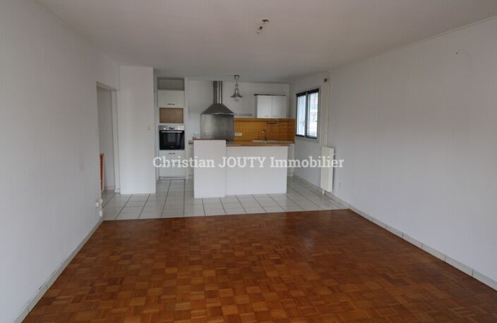 F3 — photo 3