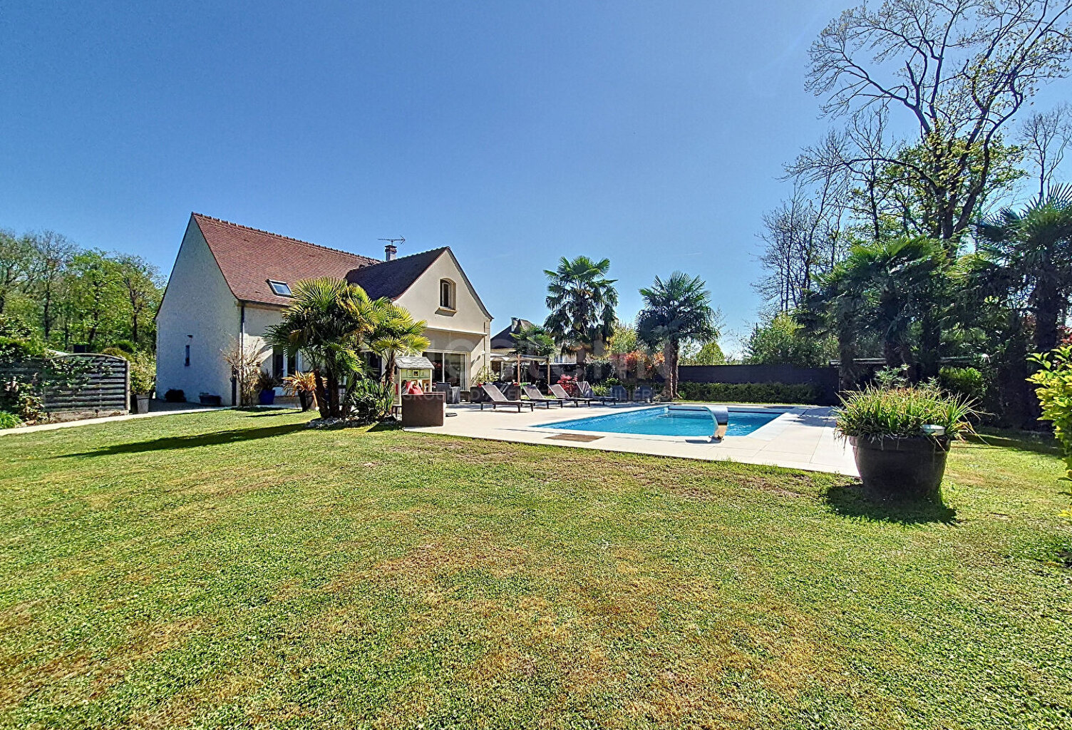 Maison Gouvieux 280M² habitables, jardin 2150 m² avec piscine — photo 1