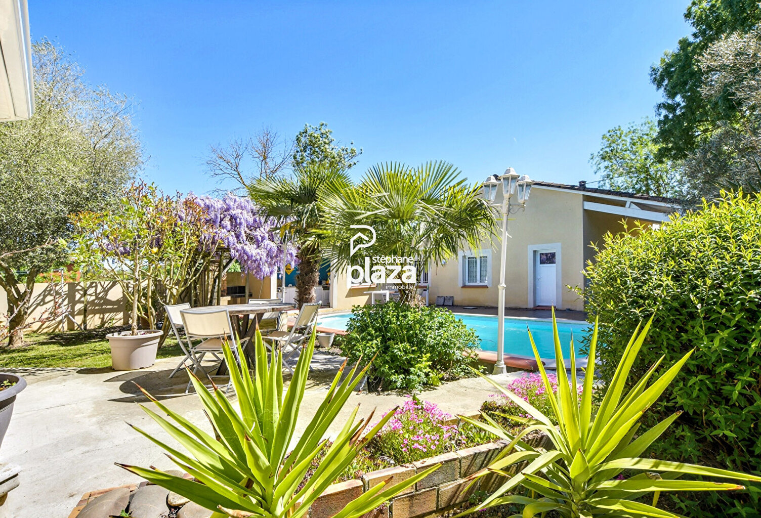 Exclusivité Plaza - Plaisance du Touch- Maison T5 de 160 m2 avec piscine sur un Terrain de 2500 m² avec un Garage de 90 m² + carport- Cuisine d'été — photo 1