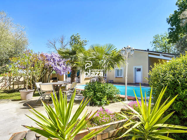 Exclusivité Plaza - Plaisance du Touch- Maison T5 de 160 m2 avec piscine sur un Terrain de 2500 m² avec un Garage de 90 m² + carport- Cuisine d'été — photo du bien