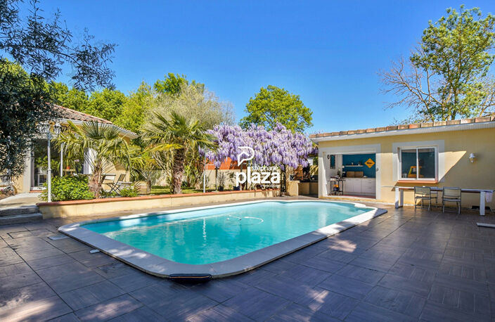 Exclusivité Plaza - Plaisance du Touch- Maison T5 de 160 m2 avec piscine sur un Terrain de 2500 m² avec un Garage de 90 m² + carport- Cuisine d'été — photo 5