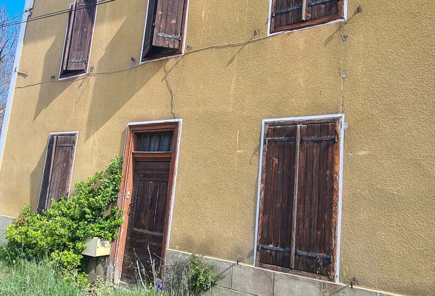 TARASCON SUR ARIEGE MAISON GRANGE INDEPENDANTES  ET TERRAIN — photo 1