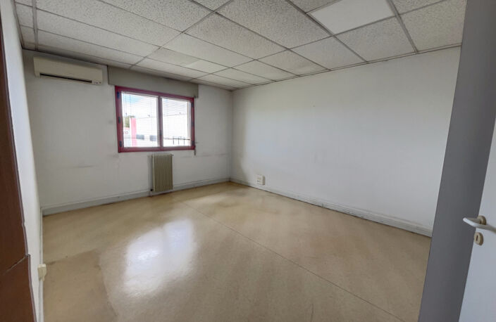 IMMEUBLE DE BUREAUX — photo 5