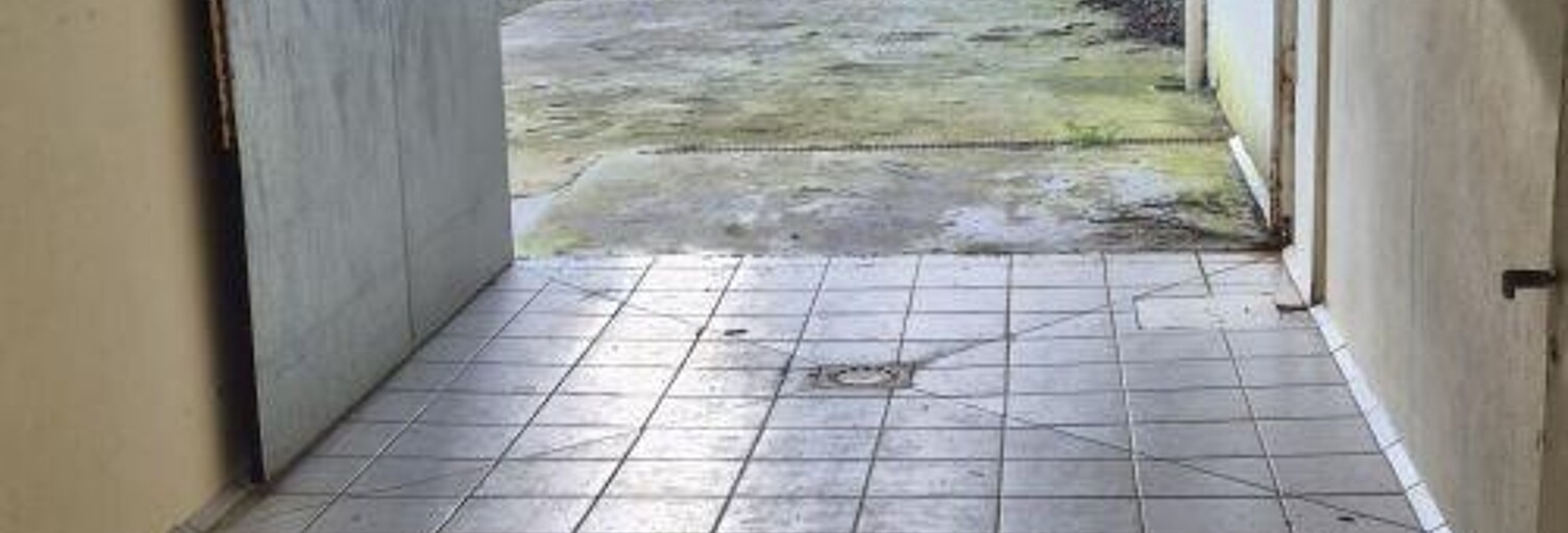 Commerce  115 m² à vendre à Val-d'Auge (16170)