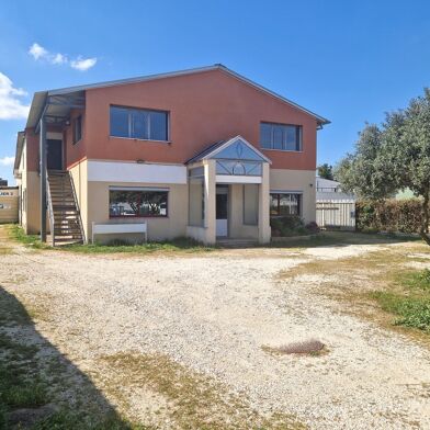 Commerce  756000 €