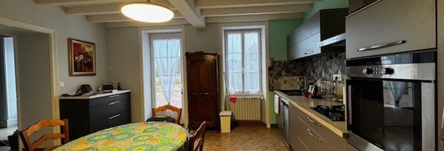 Maison 5 Pièces 134 m² à vendre à Saint-Martial-de-Vitaterne (17500)