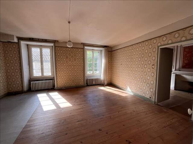 Maison de bourg de 5 pièces principales — photo du bien