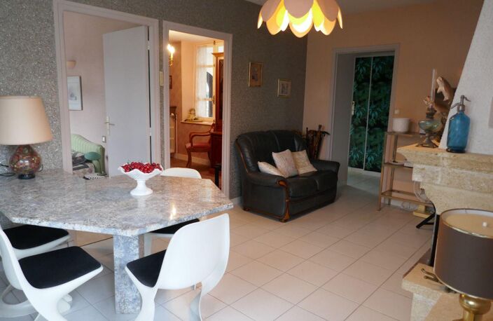 Vente maison 6 pièces 137 m² Le Pont-Chrétien-Chabenet (36800) — photo 3