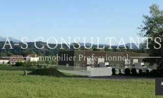 Local industriel  260 m² à louer à Saint-Genix-les-Villages (73240)