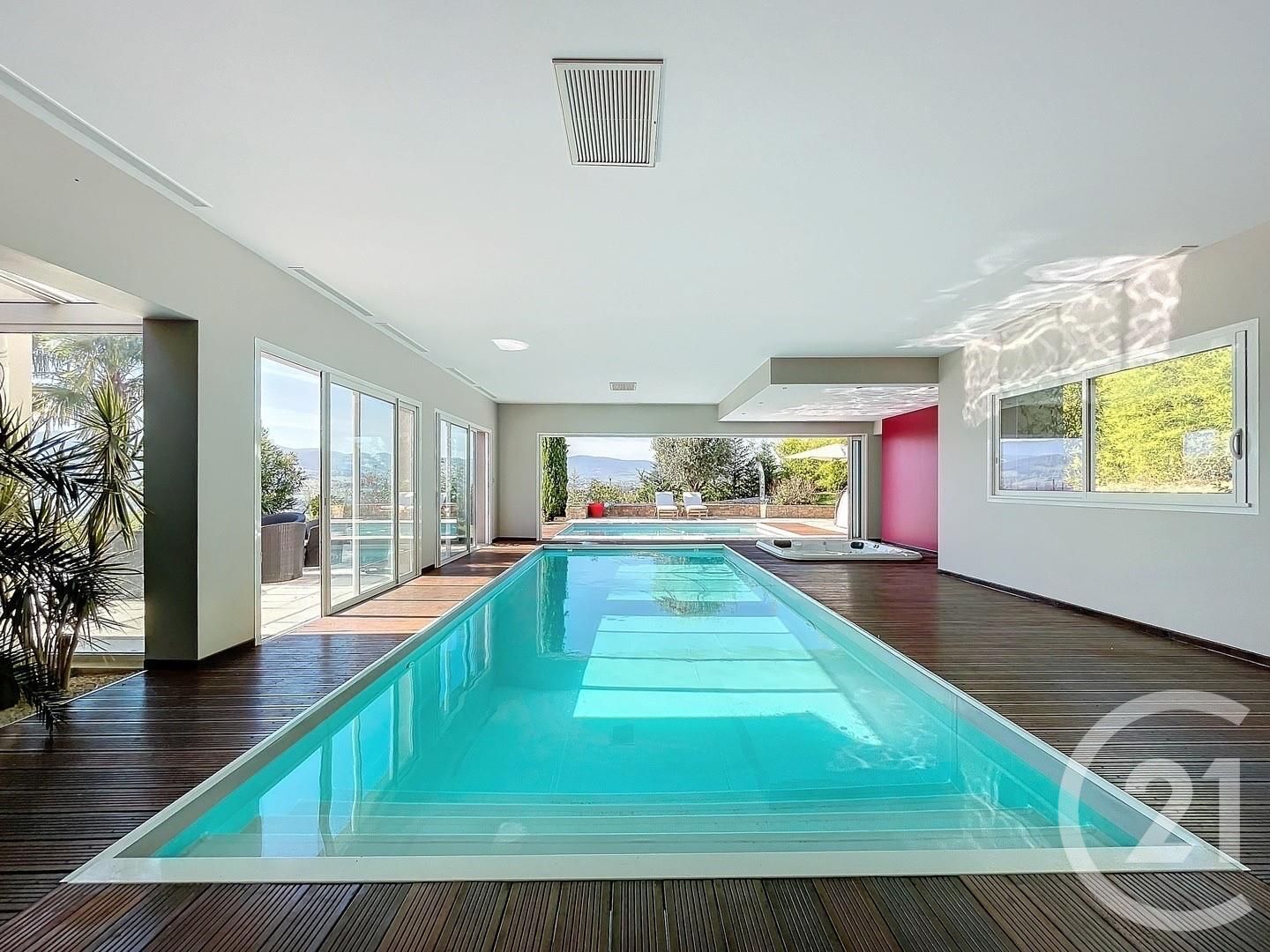 Maison L T10