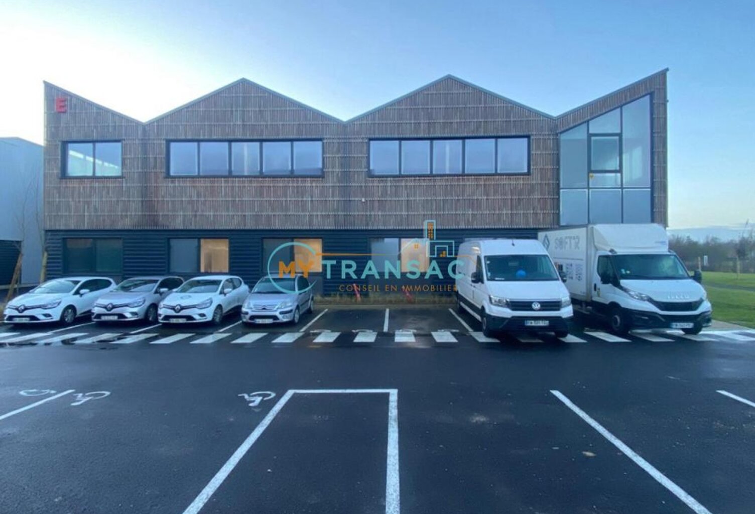 Serris A VENDRE Local d'activité neuf de 1 032m² — photo 1