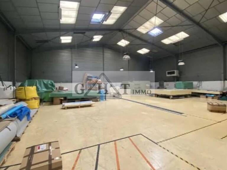 2800 M² ENTREPOT BUREAUX A VENDRE A FONTENAY — photo 1