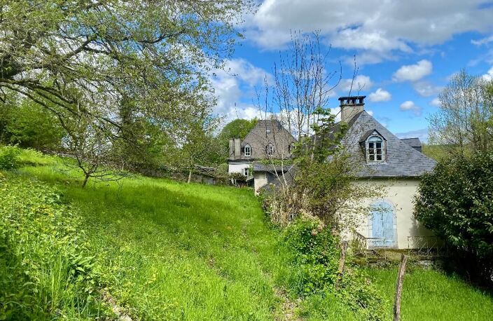 Maison à rénover - grands volumes - combles - jardin — photo 2