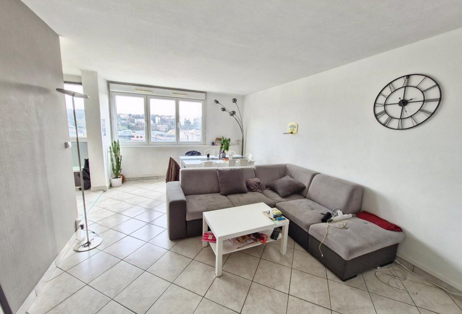 CHAMBRE EN COLOCATION  dans T5 de 84.60m²- RUE DE ST CYR LYON 9 — photo 1