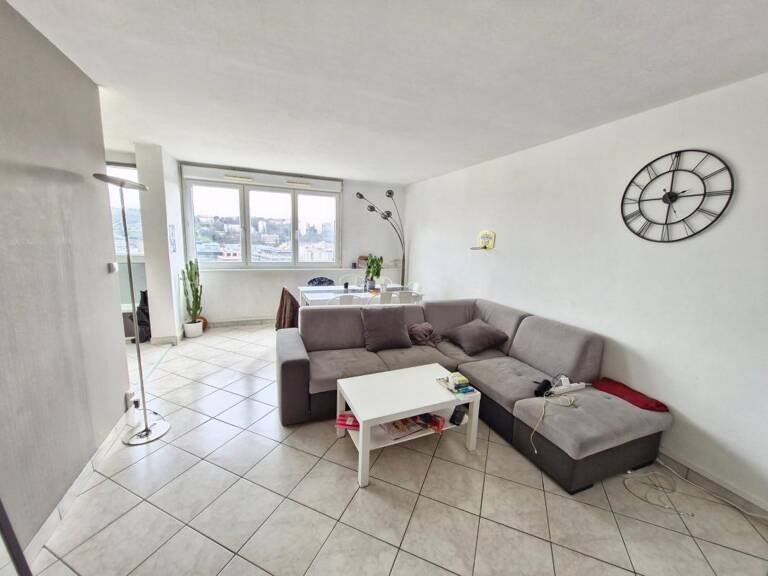 CHAMBRE EN COLOCATION  dans T5 de 84.60m²- RUE DE ST CYR LYON 9 — photo 1