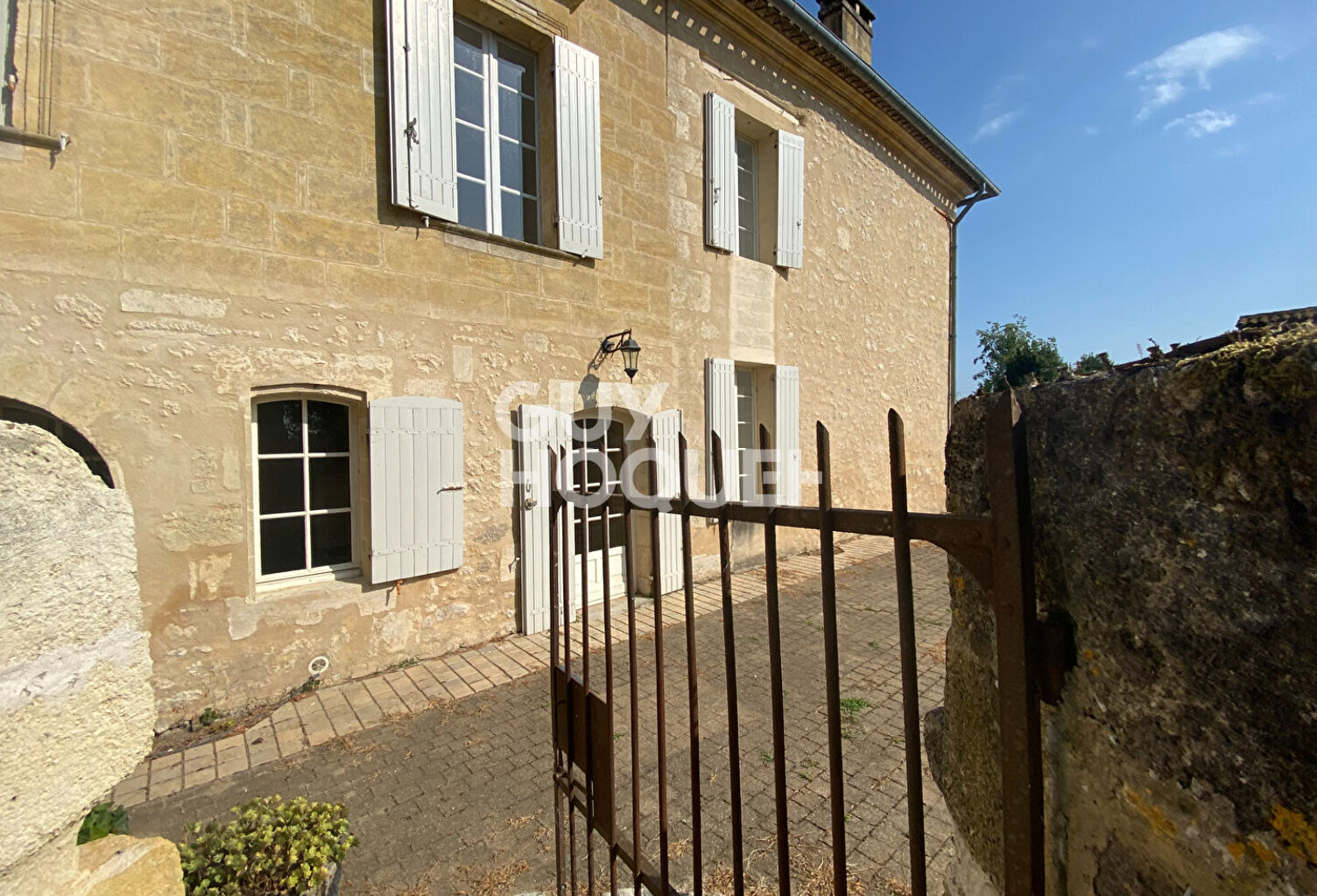 Maison à vendre - axe BORDEAUX - LIBOURNE - Référence 5824 — photo 1
