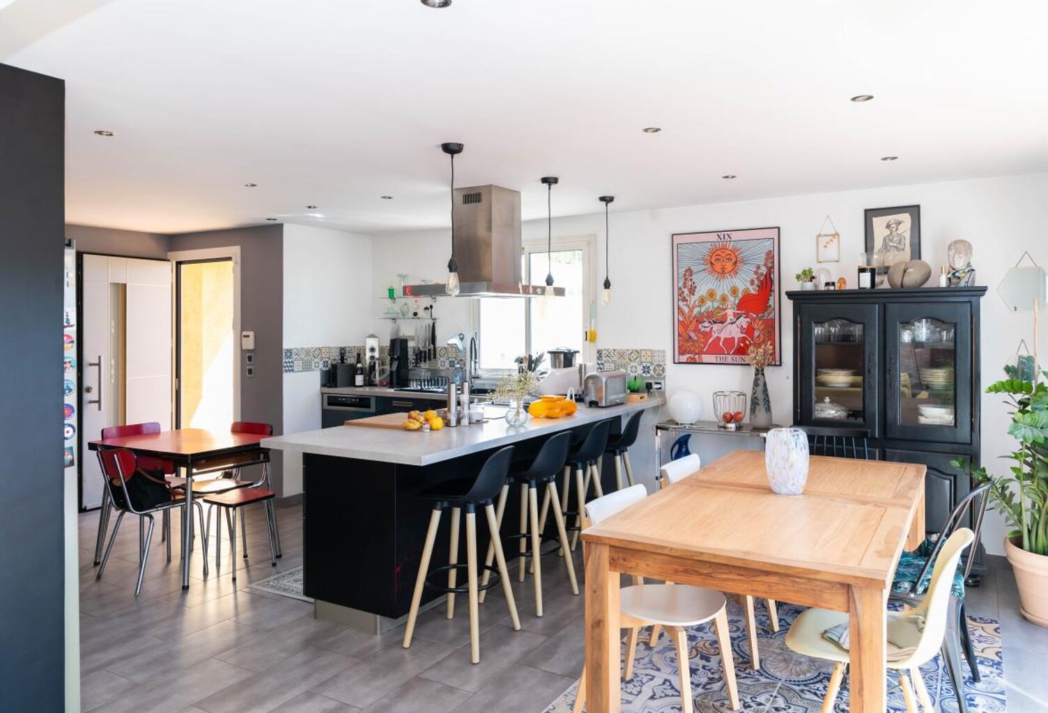 A vendre Ollioules (83190) maison familiale  environ 135m2, double garage, piscine en parfait état — photo 1