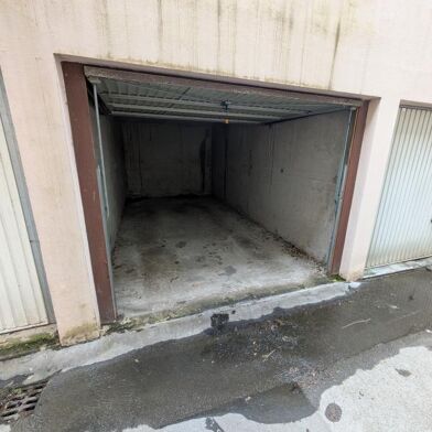 Commerce  23000 €
