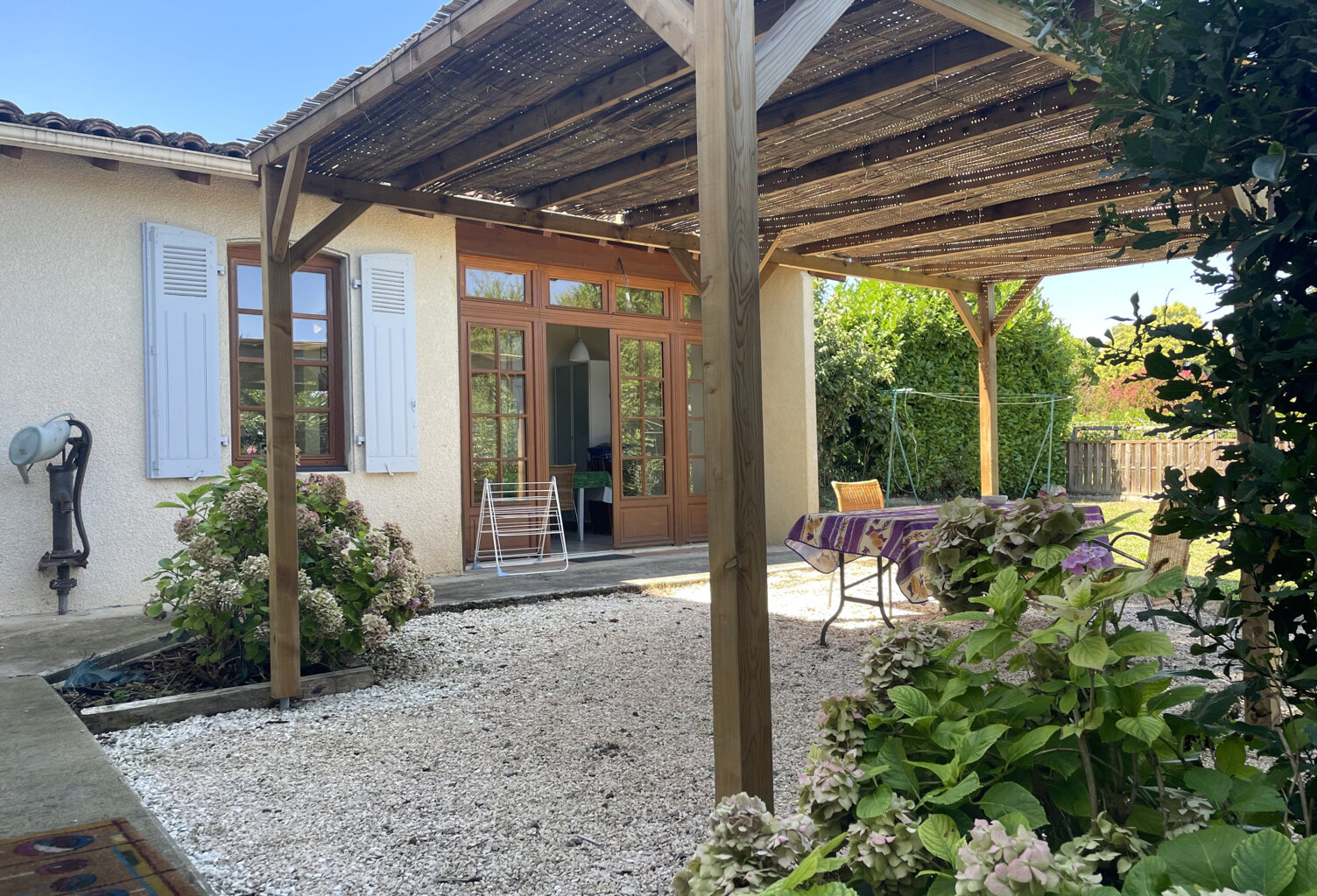 Maison bourgeoise au village avec jardin très bon état — photo 1