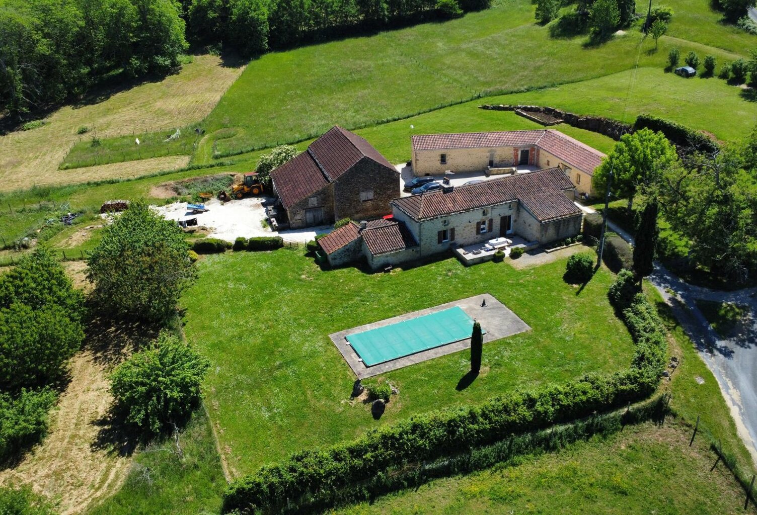 propriété sur 28.350 m² de terrain — photo 1