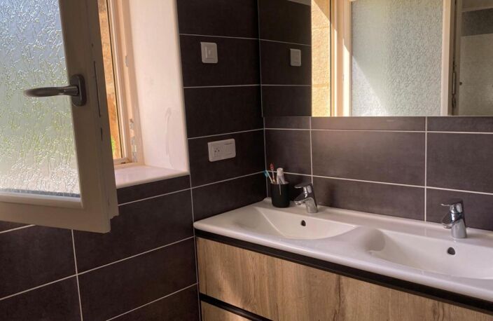 propriété sur 28.350 m² de terrain — photo 5