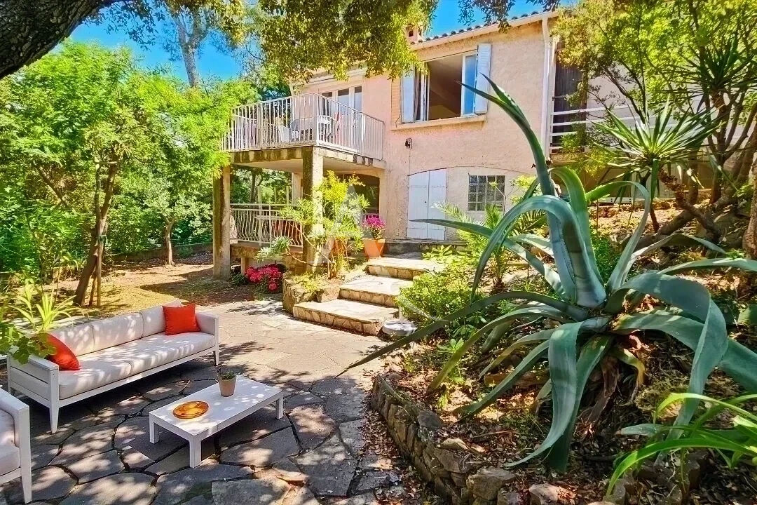 Villa / Maison  T5 à vendre Pradet (Le) 83220