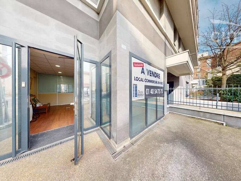 Local commercial — photo 1