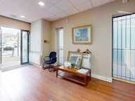 Local commercial — photo 2