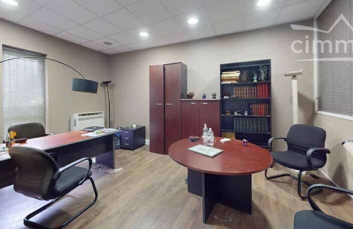 Local commercial — photo 3