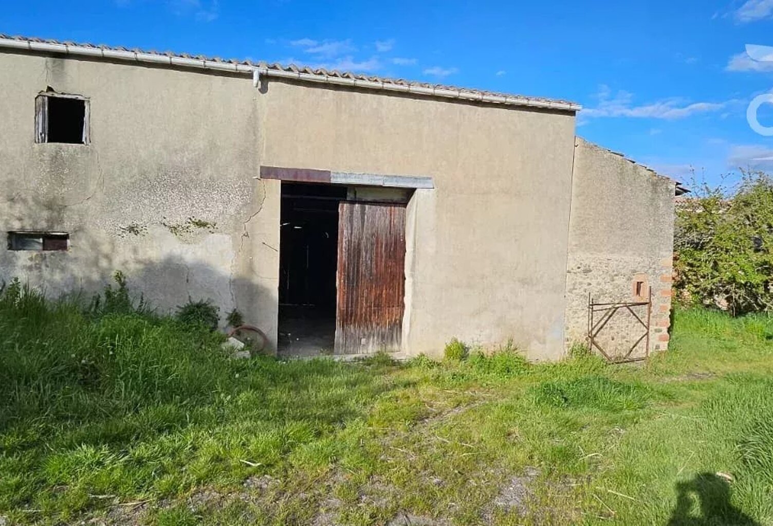 A vendre  grange à rénover avec terrain — photo 1