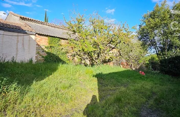 A vendre  grange à rénover avec terrain — photo 2