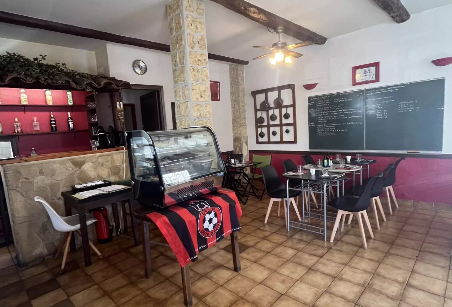 FOND DE COMMERCE - RESTAURANT — photo 1