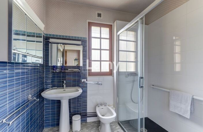 Villa cocue avec 6 chambres proche du centre ville — photo 3