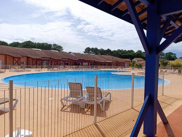 Appartement 2 pièces dans résidence avec piscine — photo du bien