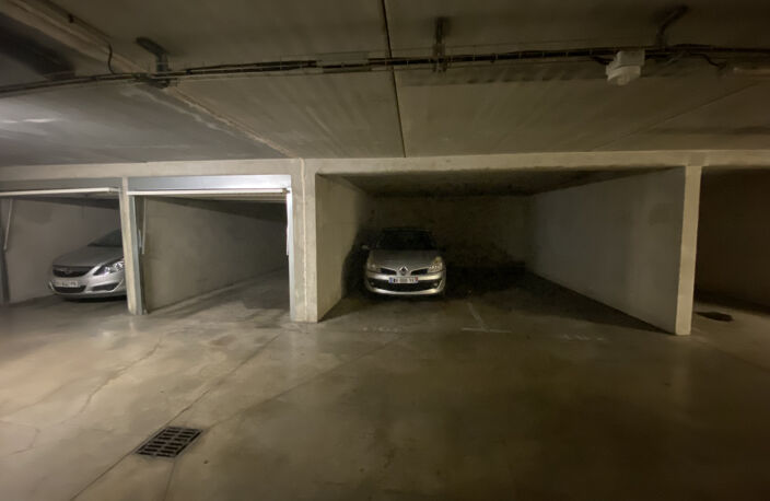 APT 2 pièces + Terrasse + Parking, quartier Antigone — photo 4