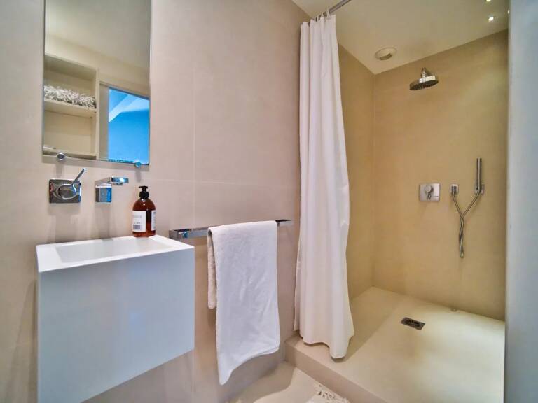 Quartier des 4 chemins – Villa contemporaine avec piscine et vue — photo 1