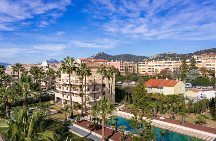 Superbe T4 de 138 M2 en ROOFTOP Centre de Hyères — photo 2
