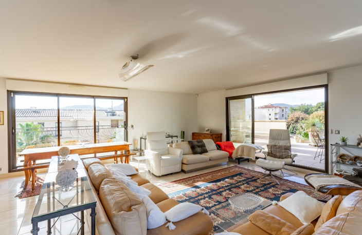 Superbe T4 de 138 M2 en ROOFTOP Centre de Hyères — photo 5