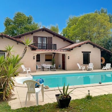 Maison 7 pièces 610745 €