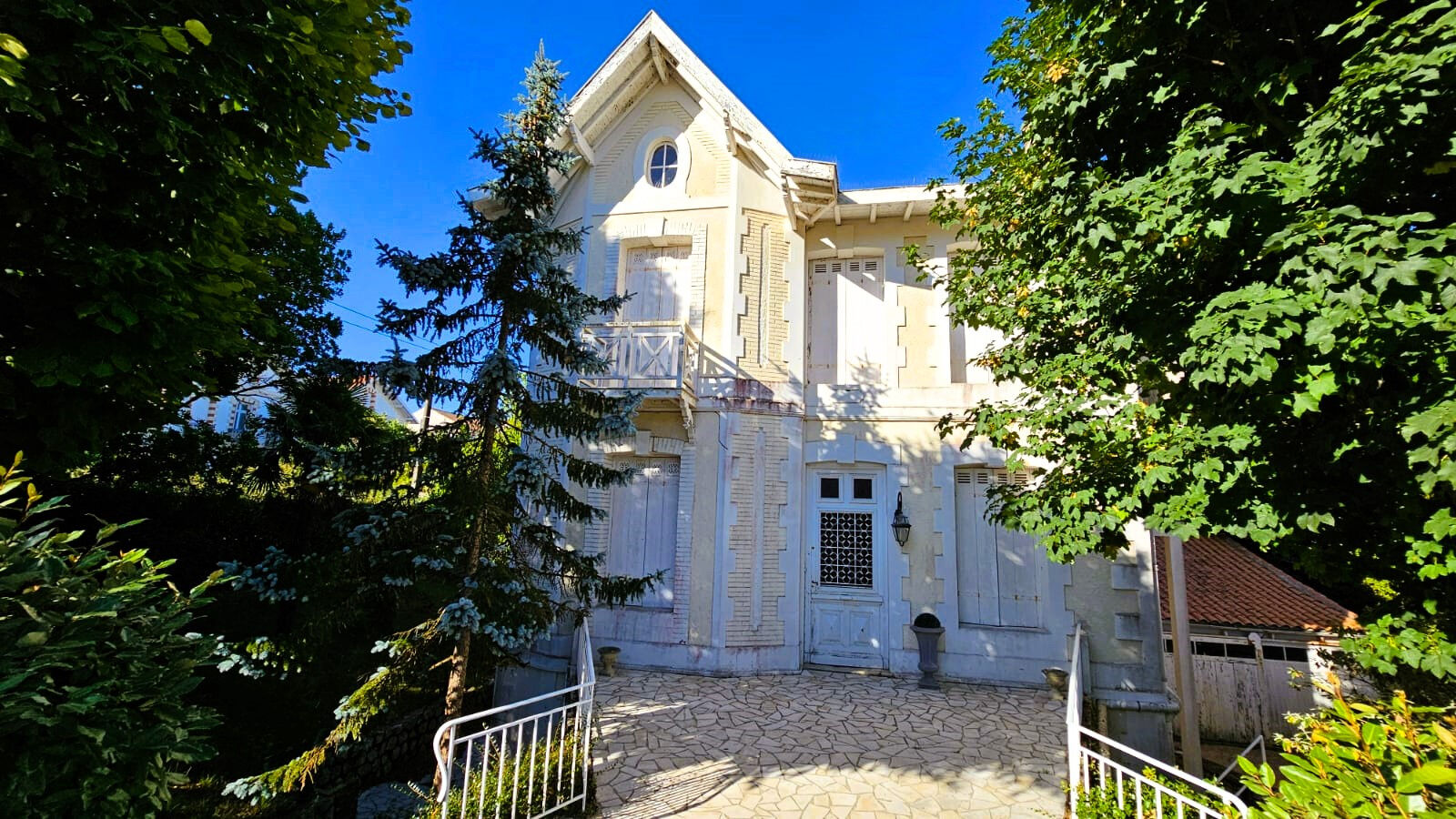 Villa / Maison  T11 à vendre Royan 17200