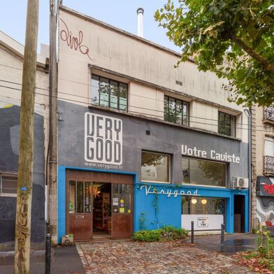 Commerce  600000 €