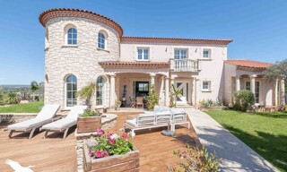 Maison 6 Pièces 252 m² à vendre à Mèze (34140)