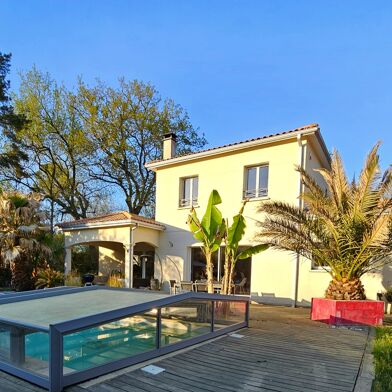 Maison 7 pièces 657900 €